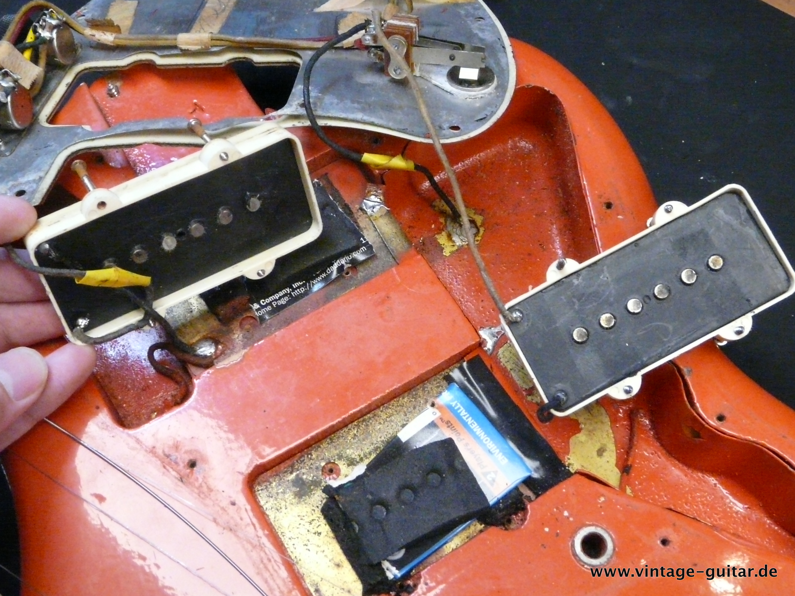 X-Fender_Jazzmaster-1964-refinished-fiesta-red-005.JPG