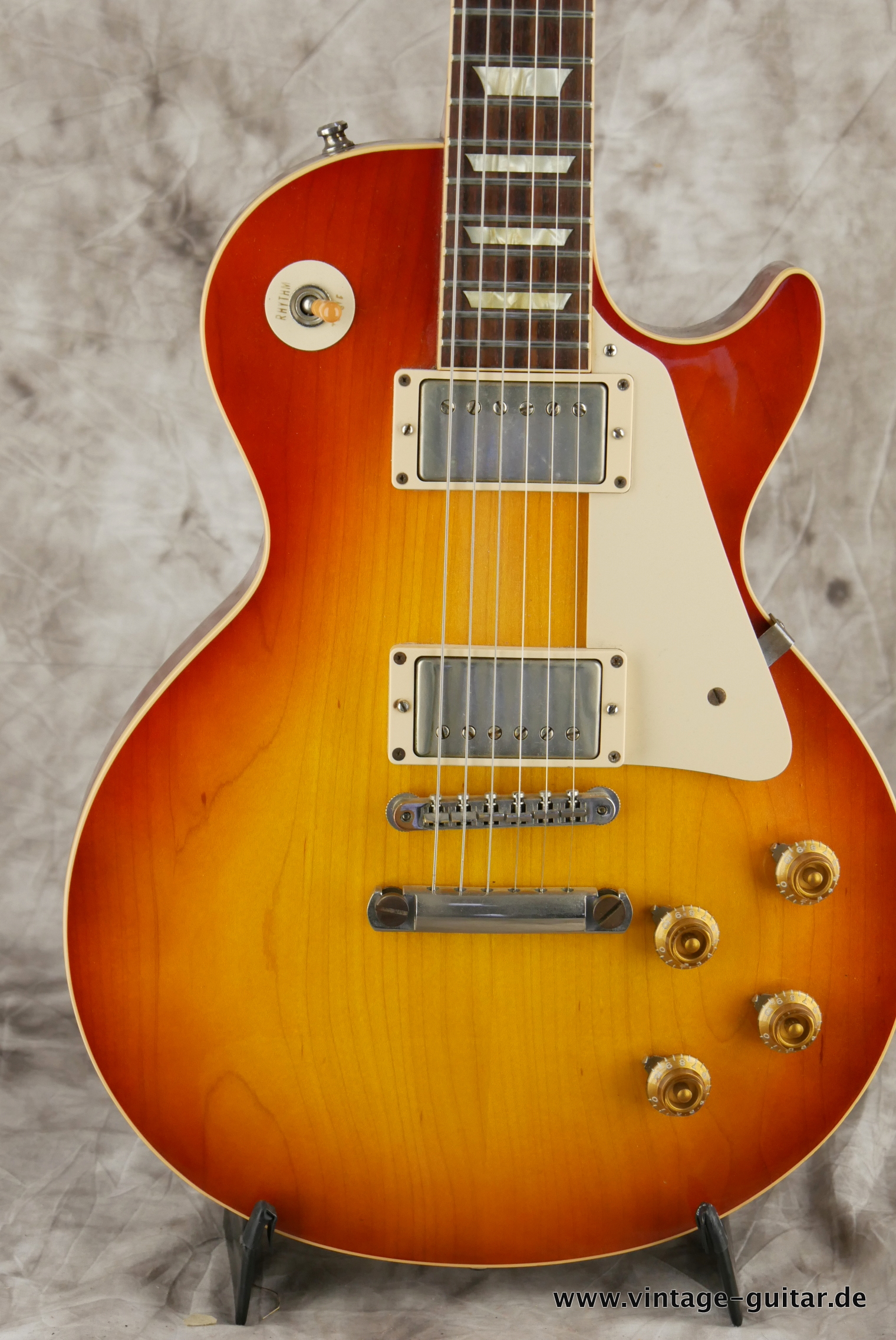 Gibson_Les-Paul-Standard-2012-R8-002.JPG