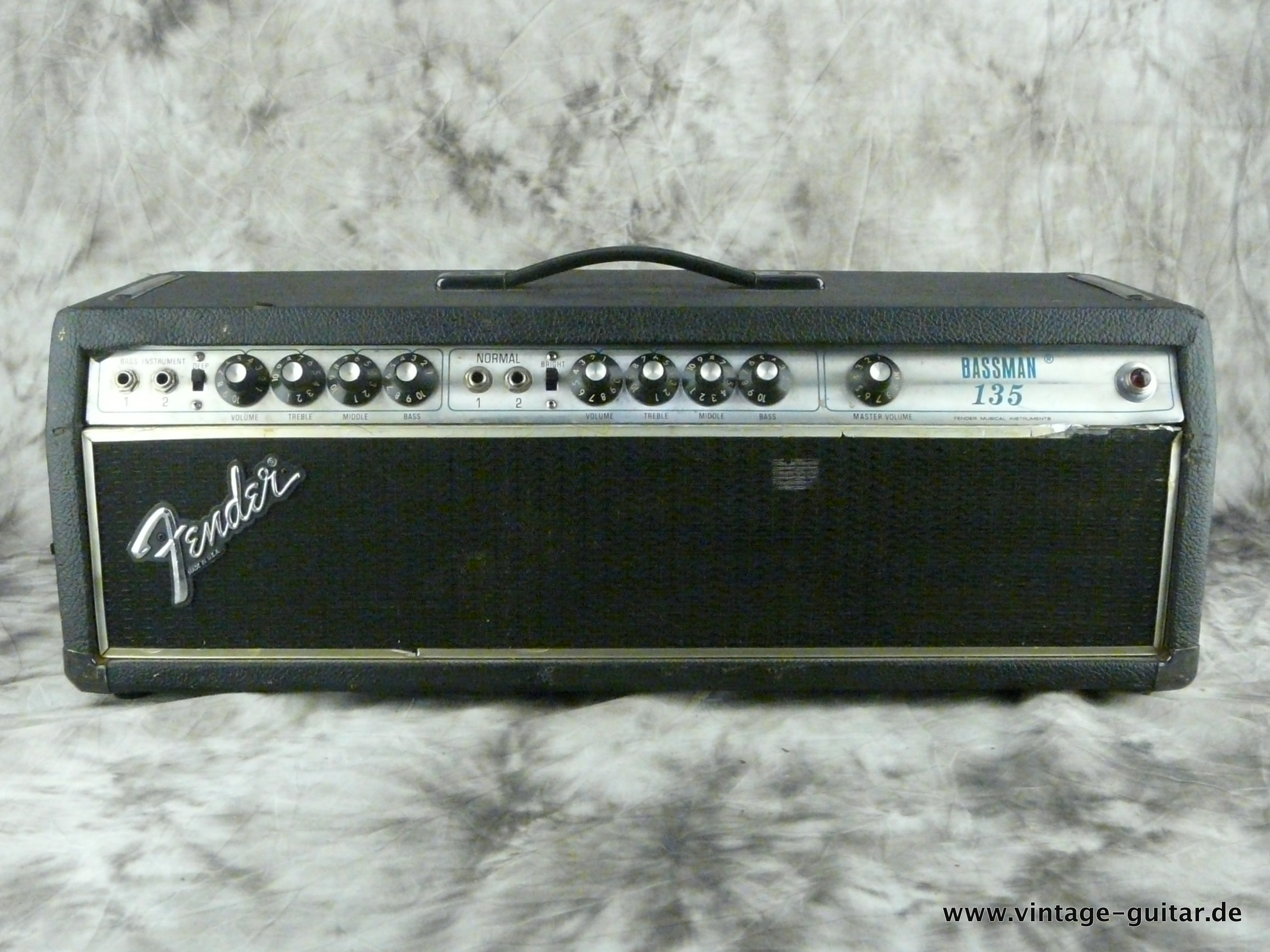 Fender_Bassman-135-1980-head-001.JPG