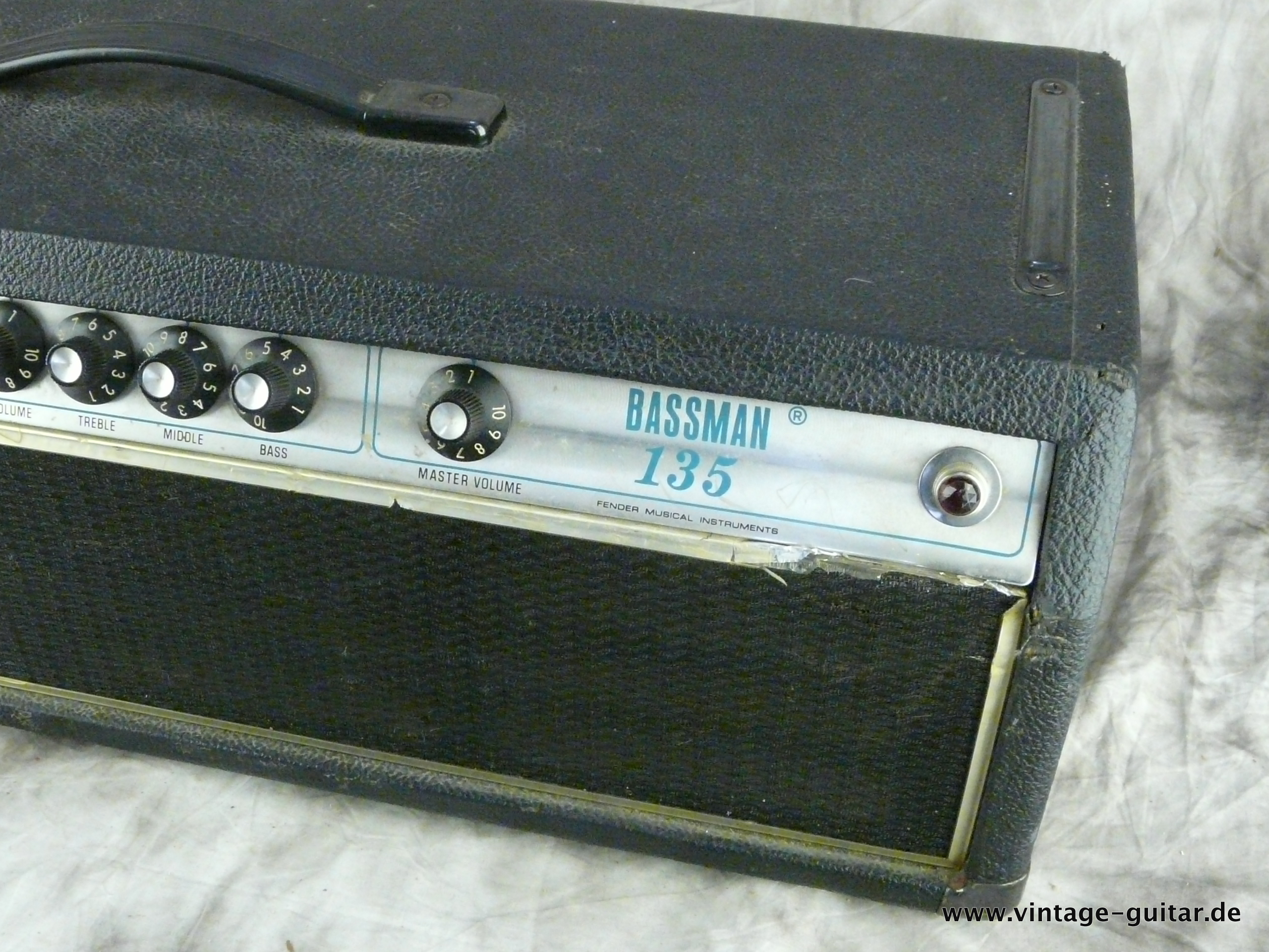 Fender_Bassman-135-1980-head-003.JPG
