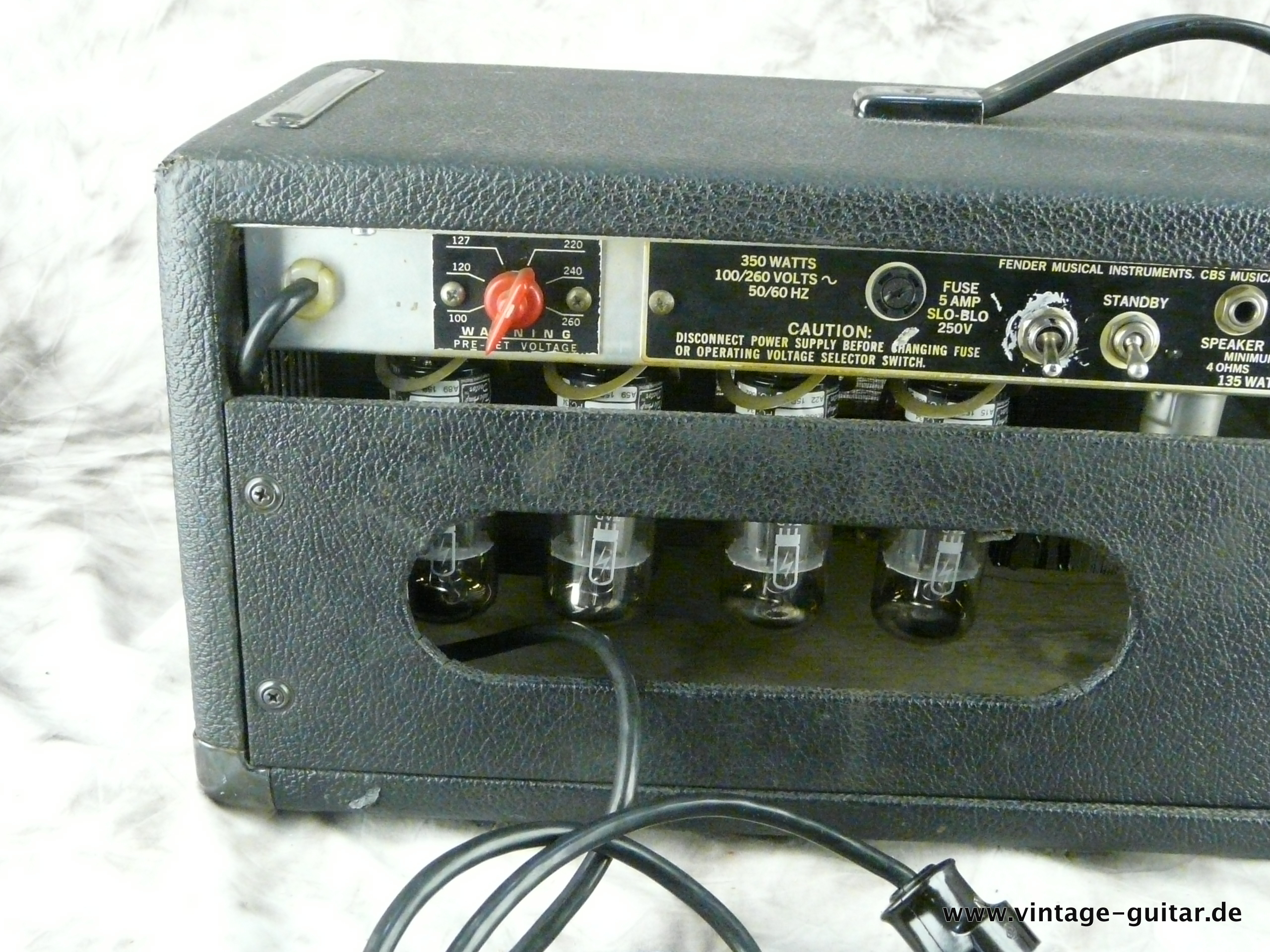 Fender_Bassman-135-1980-head-005.JPG