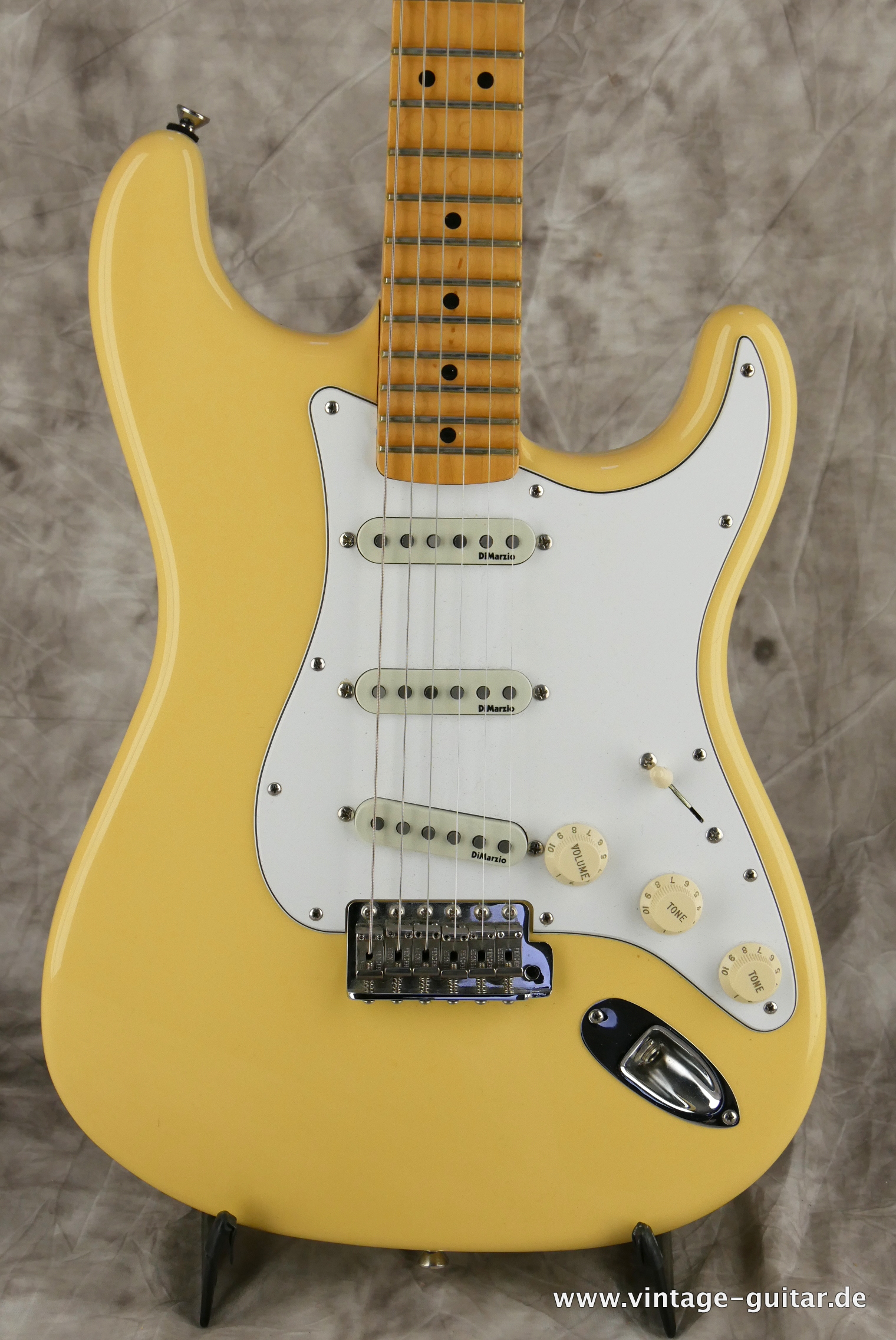 Fender-Stratocaster-Yngwie_malmsteen-2007-scalloped-002.JPG