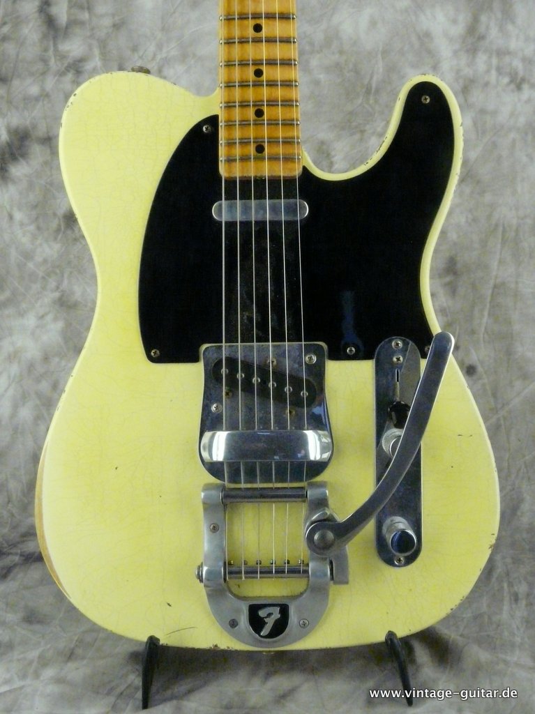 Fender-Telecaster-Bigsby-Master-Design-2005-002.JPG