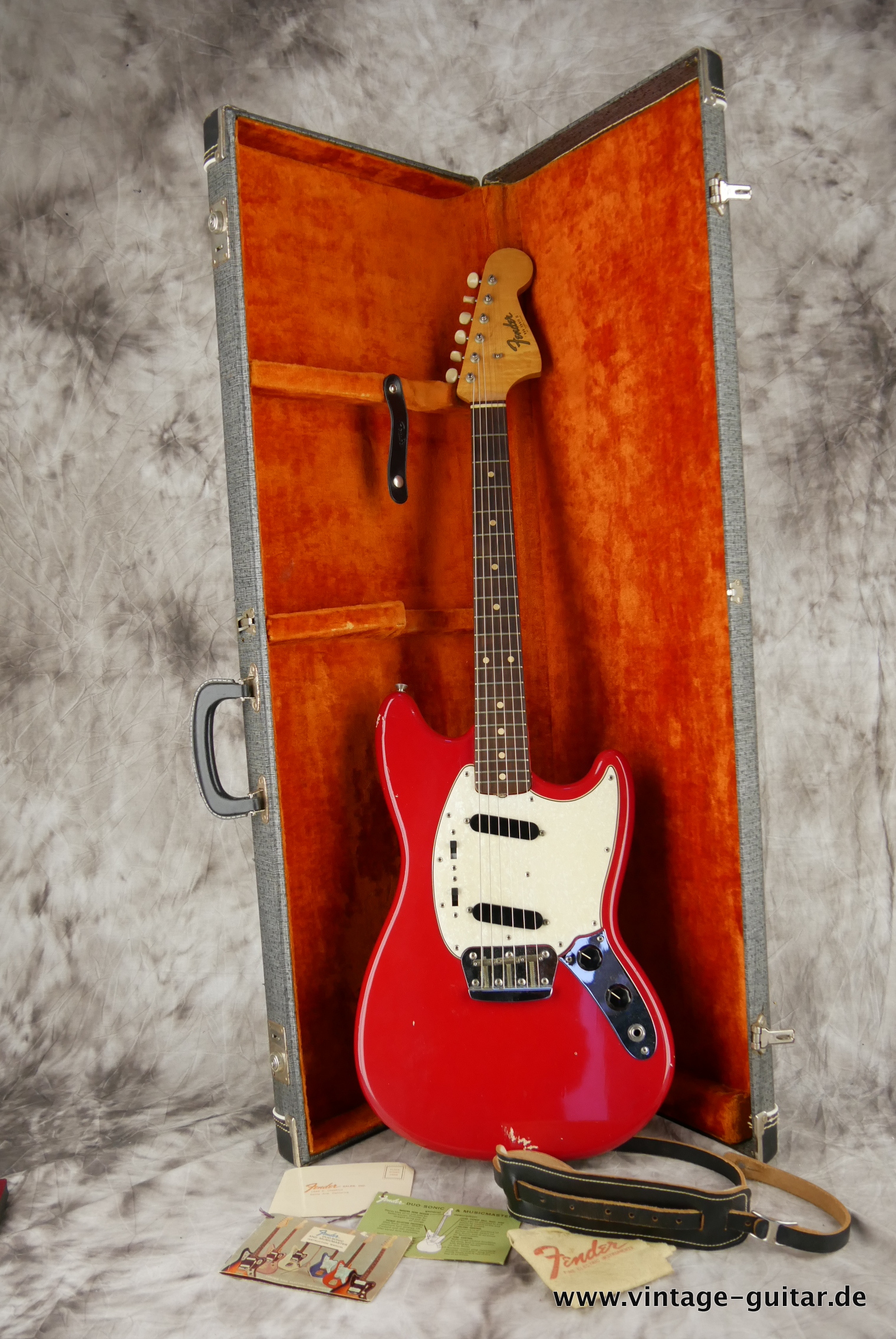 Fender-Duo-Sonic-1964-dakota-red-014.JPG