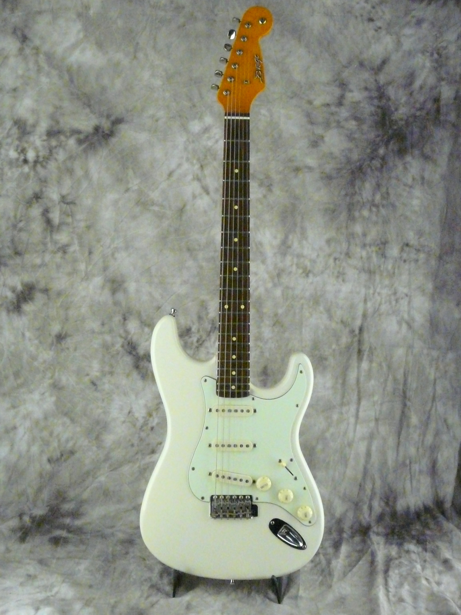 Diego-Stratocaster-1998-olympic-white-001.JPG