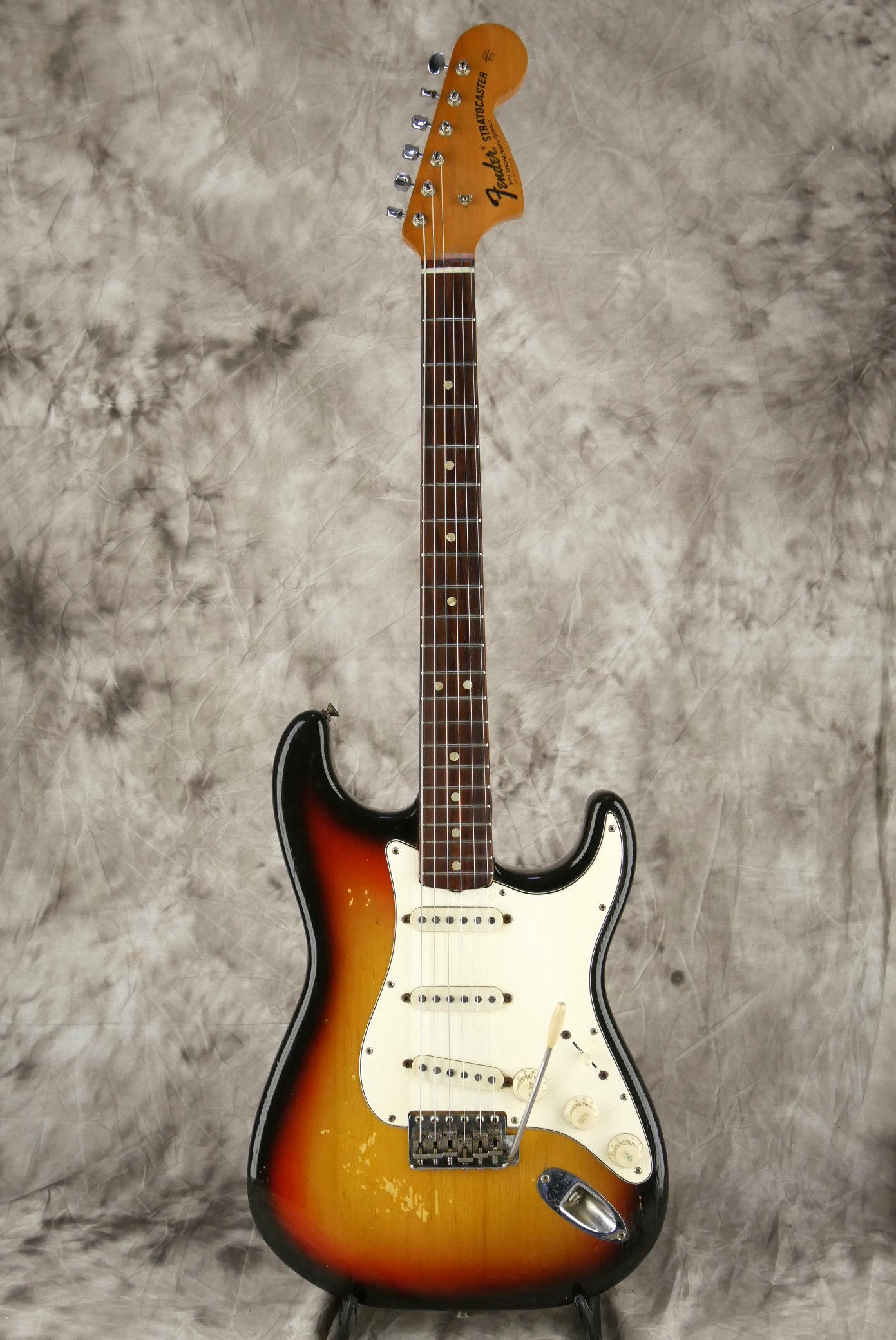 Fender_Stratocaster-1970_sunburst-tremolo-001.JPG