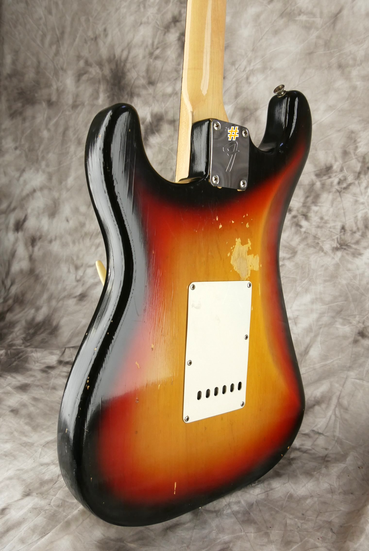Fender_Stratocaster-1970_sunburst-tremolo-007.JPG