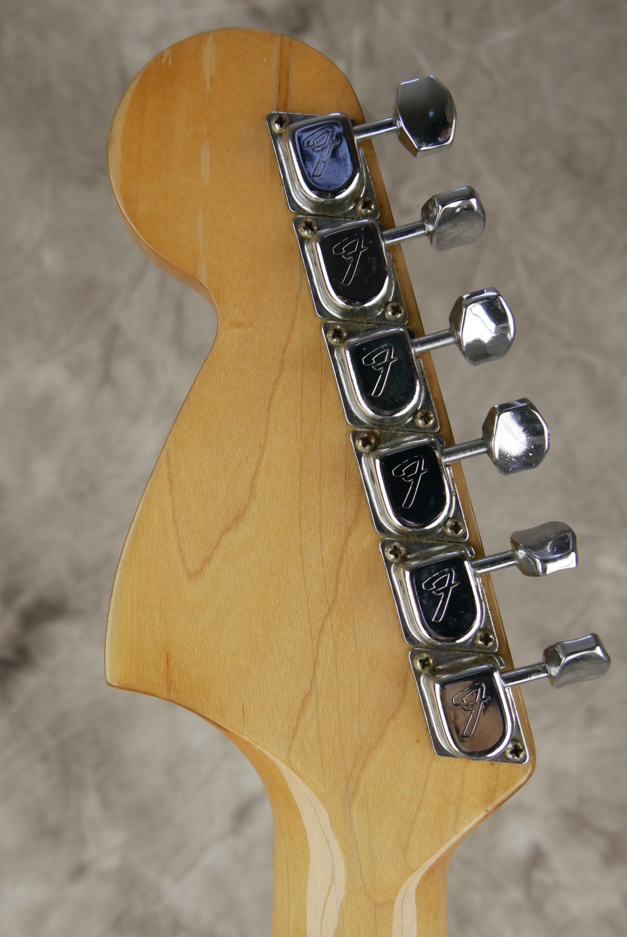 Fender_Stratocaster-1970_sunburst-tremolo-010.JPG