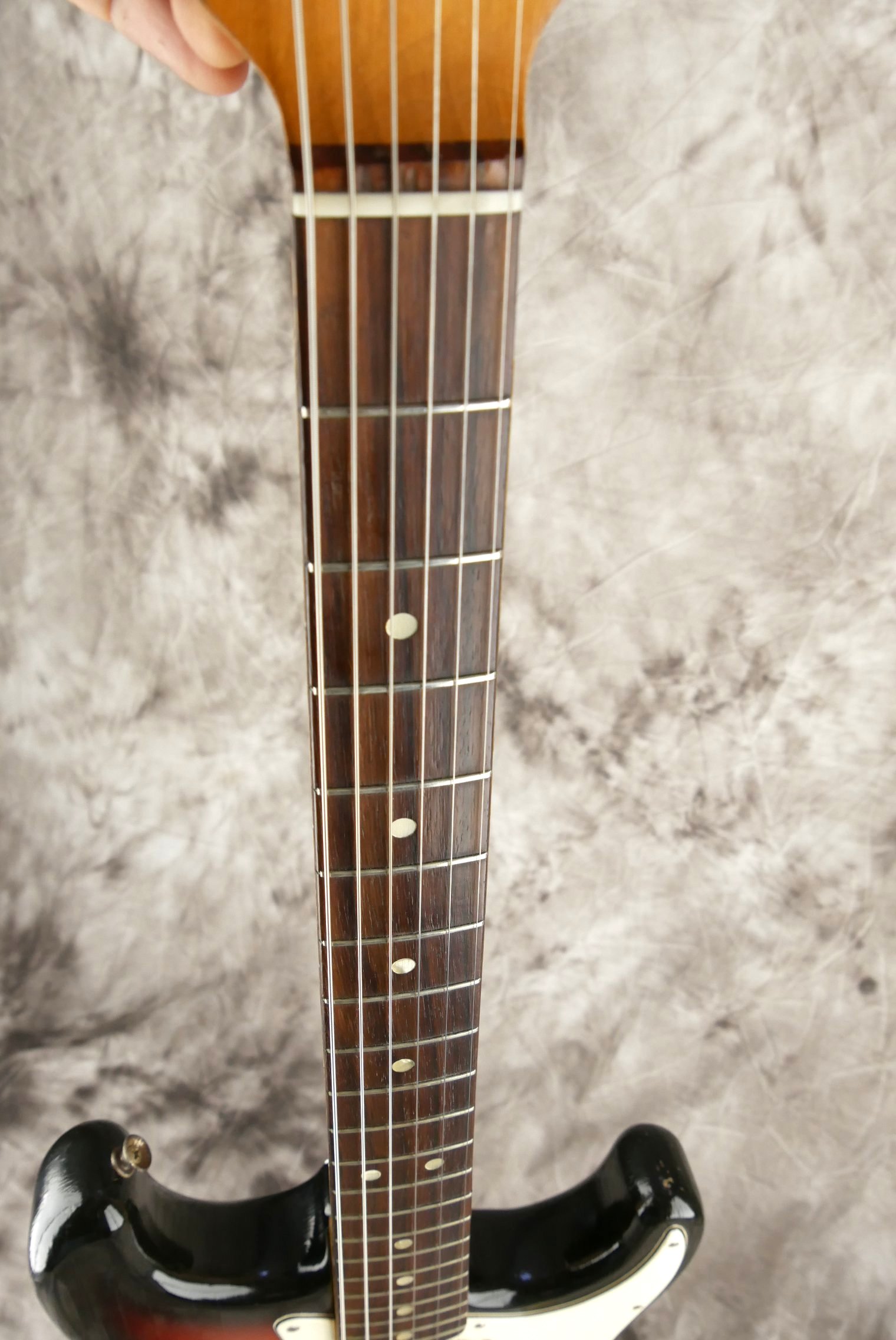 Fender_Stratocaster-1970_sunburst-tremolo-012.JPG