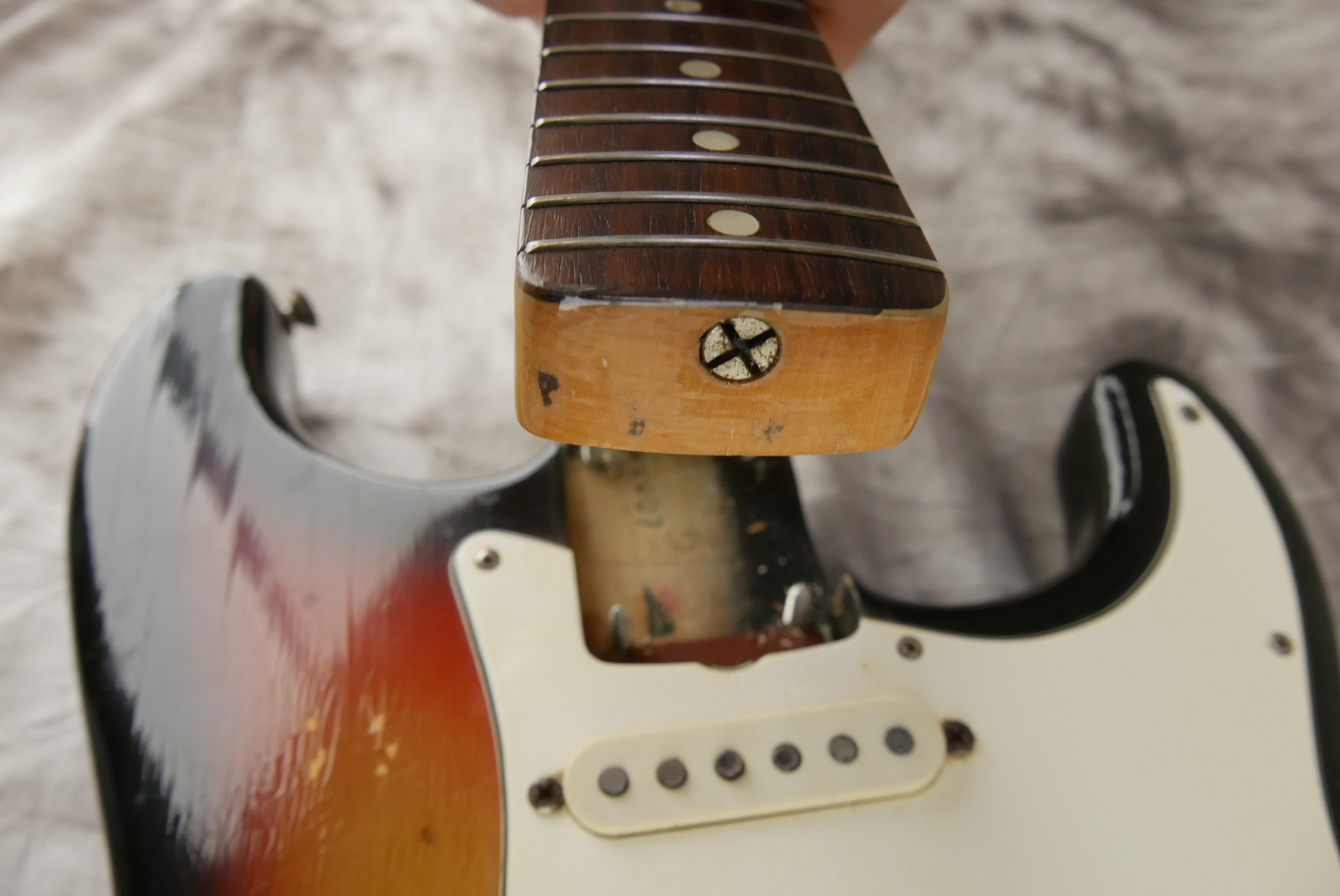 Fender_Stratocaster-1970_sunburst-tremolo-015.JPG