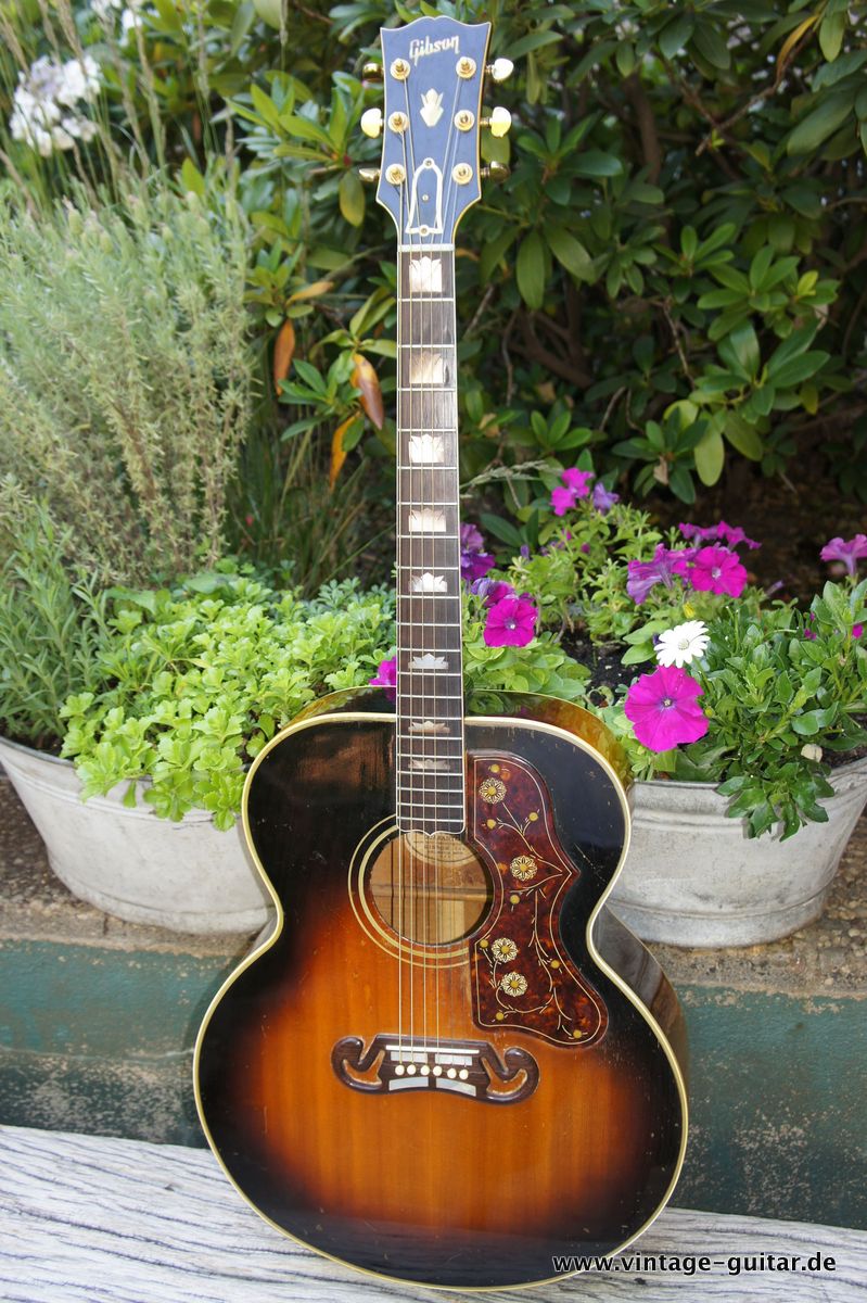 Gibson-SJ-200-1954-sunburst-001.jpg