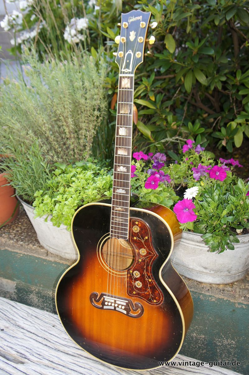 Gibson-SJ-200-1954-sunburst-003.jpg