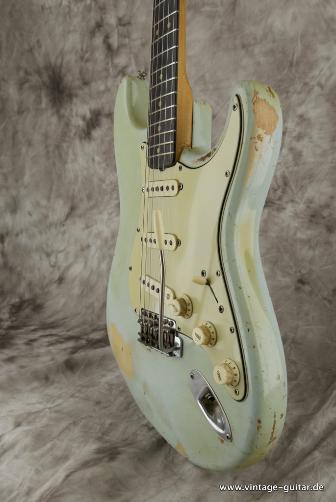 Fender-Stratocaster-1963-Sonic-Blue-006.jpg
