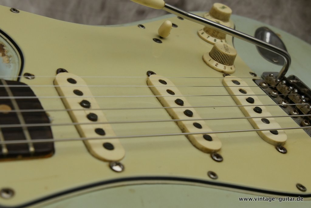 Fender-Stratocaster-1963-Sonic-Blue-020.jpg