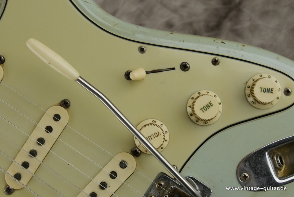 Fender-Stratocaster-1963-Sonic-Blue-021.jpg