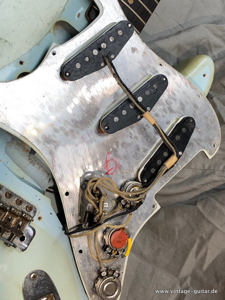 Fender-Stratocaster-1963-Sonic-Blue-029.jpg