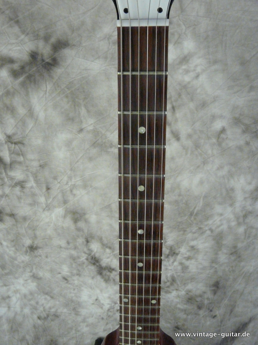 Gibson-Flying-V-67-Reissue-008.JPG
