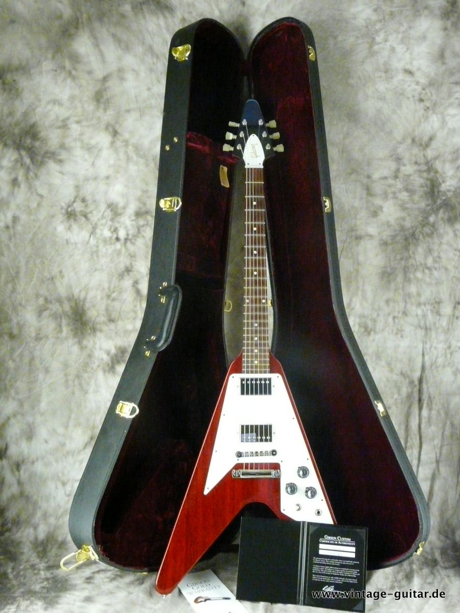 Gibson-Flying-V-67-Reissue-013.JPG