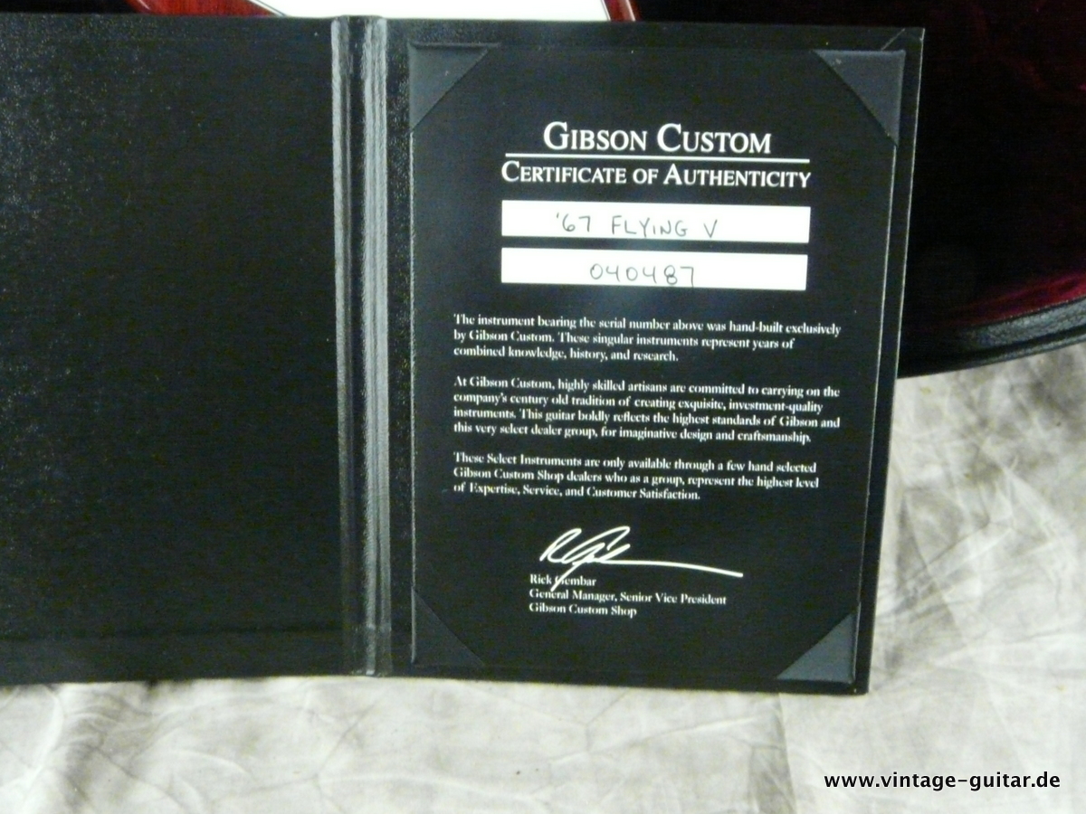 Gibson-Flying-V-67-Reissue-014.JPG