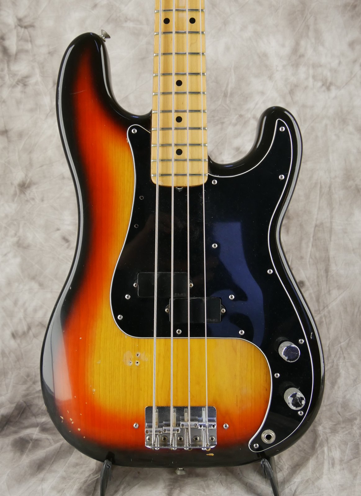 Fender-Precision-Bass-1979-sunburst-002.JPG