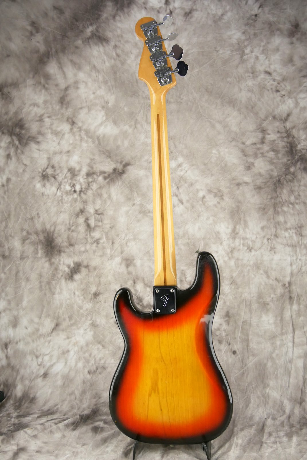 Fender-Precision-Bass-1979-sunburst-003.JPG