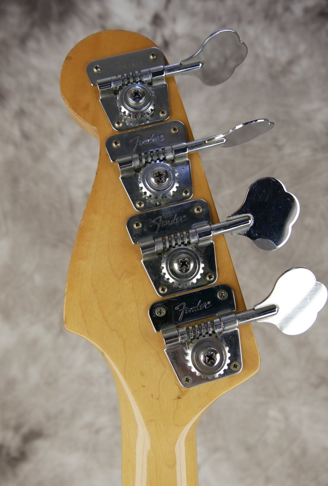 Fender-Precision-Bass-1979-sunburst-006.JPG