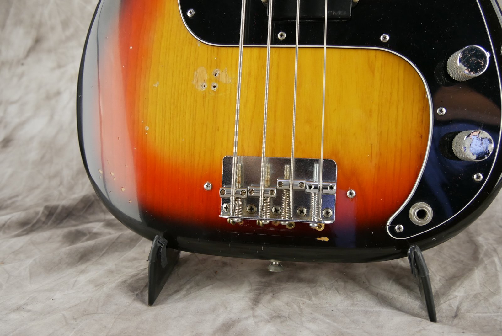 Fender-Precision-Bass-1979-sunburst-011.JPG