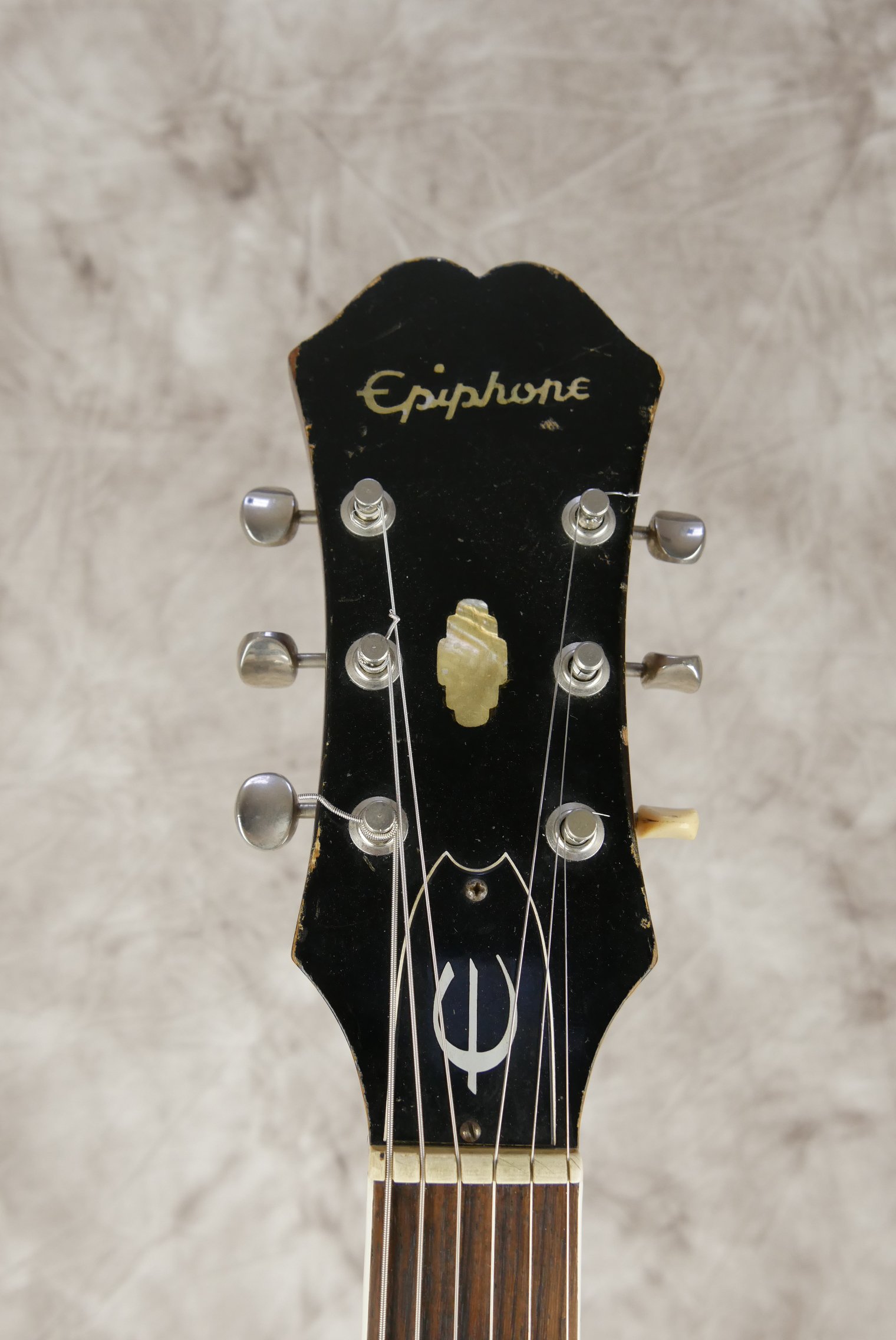 Epiphone-Riviera-1965-sunburst-019.JPG