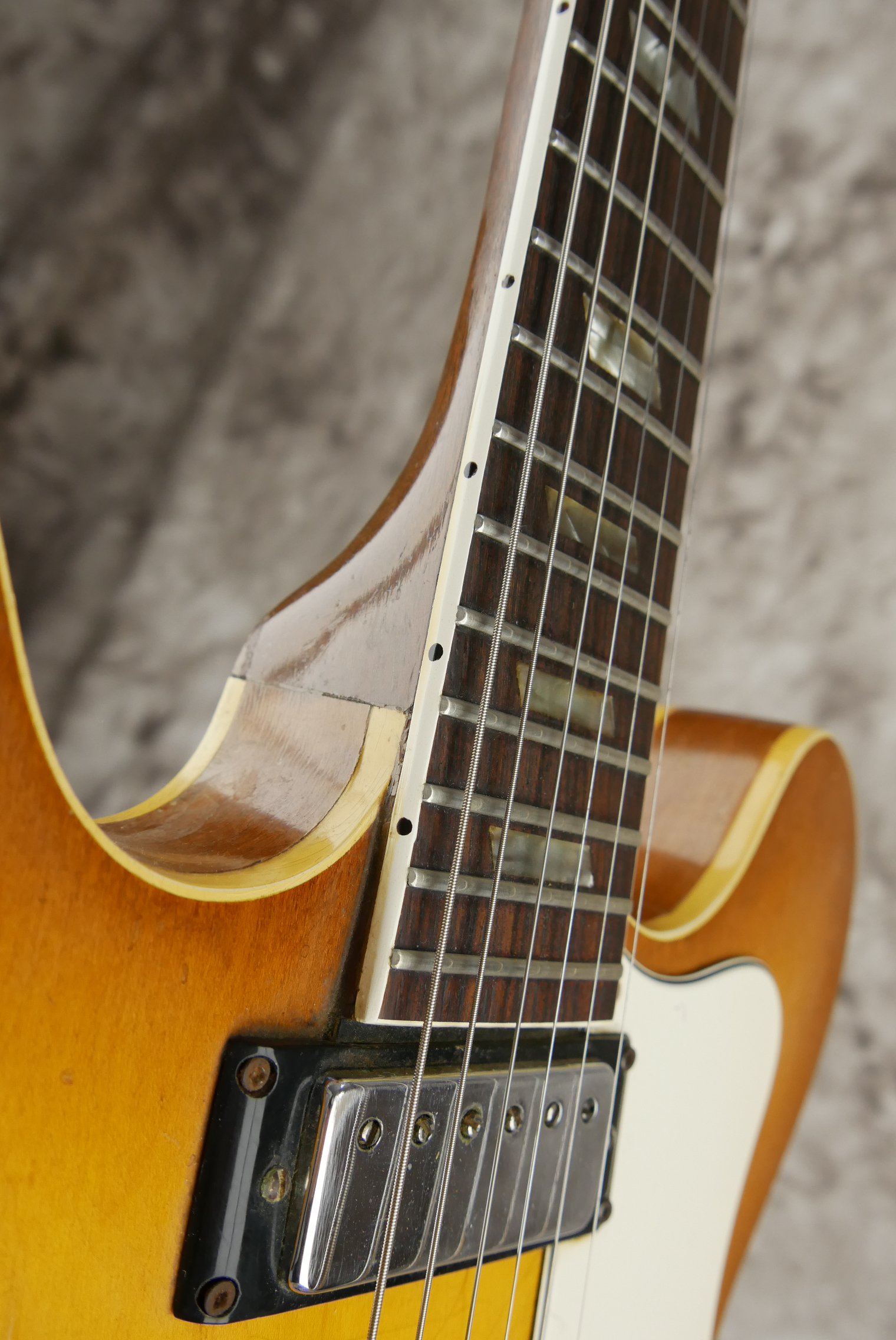 Epiphone-Riviera-1965-sunburst-031.JPG