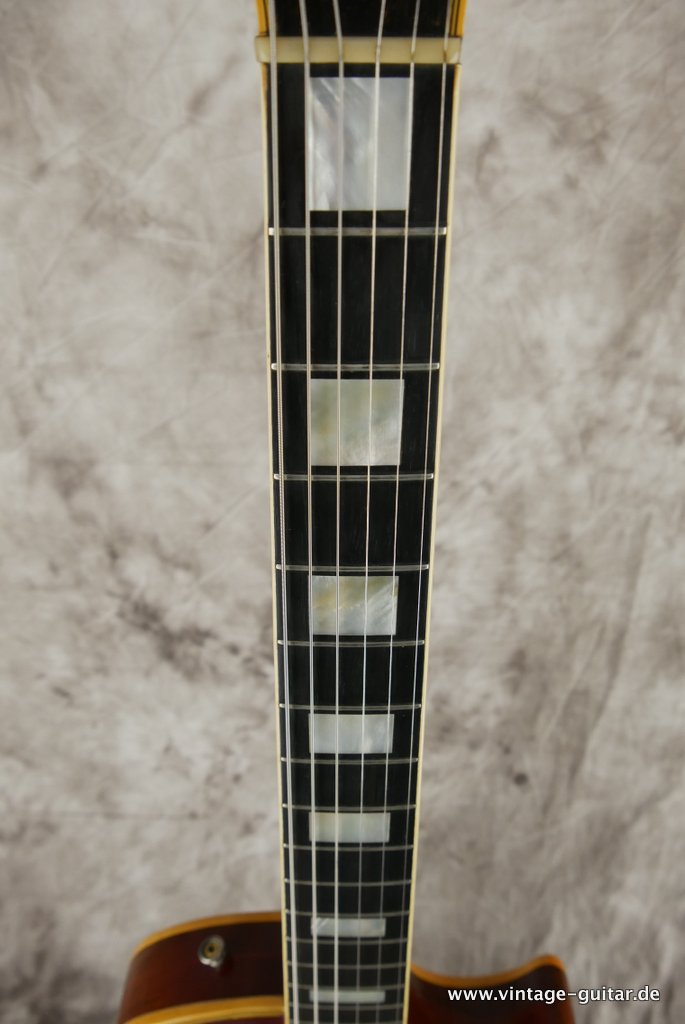 Gibson-Les-Paul-Custom-1974-cherry-sunburst-009.JPG
