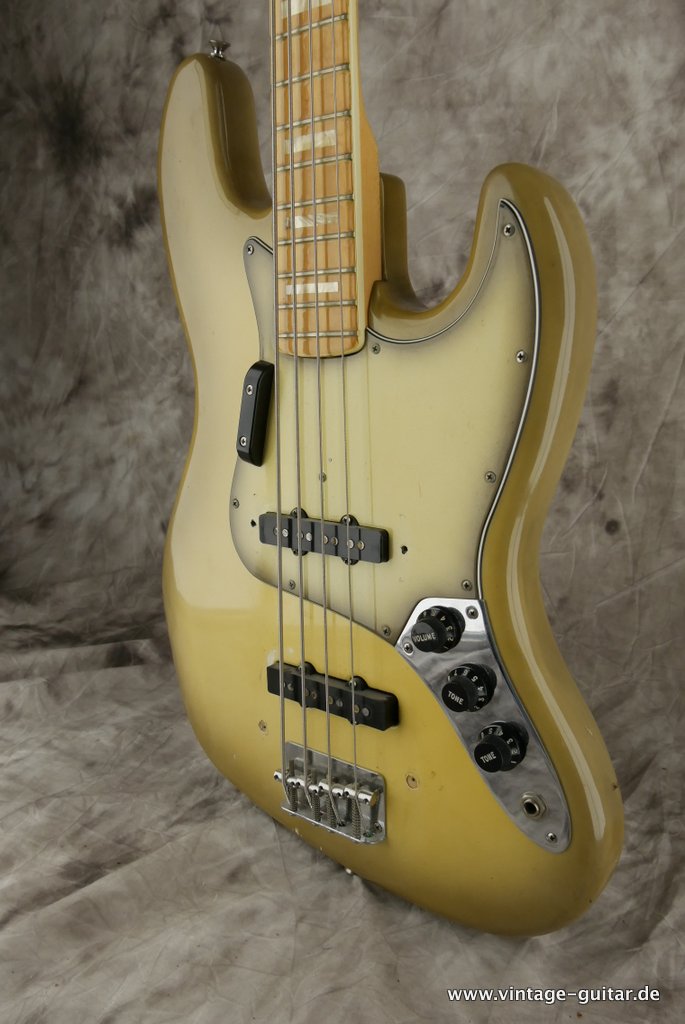Fender-Jazz-Bass-1978-Antigua-004.JPG