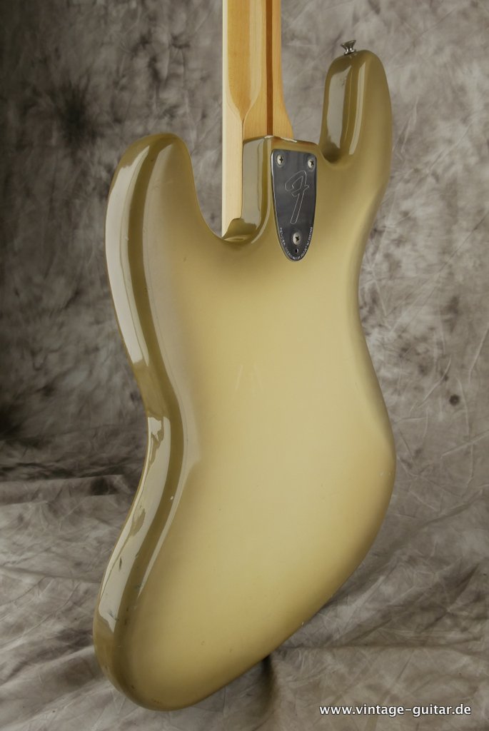 Fender-Jazz-Bass-1978-Antigua-006.JPG