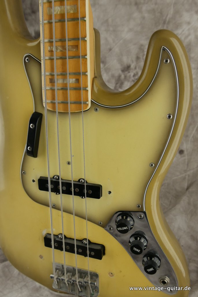 Fender-Jazz-Bass-1978-Antigua-014.JPG