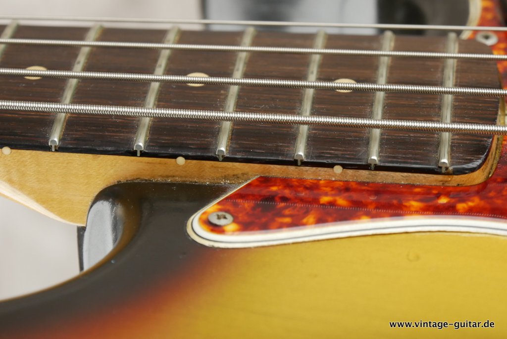 Fender_Jazz-Bass-1963-1965-sunburst-013.JPG
