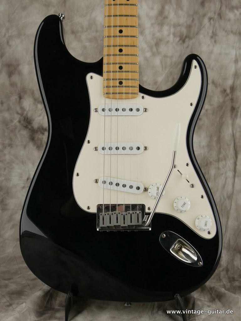 Fender-Stratocaster-American-Standard-1989-black-013.JPG