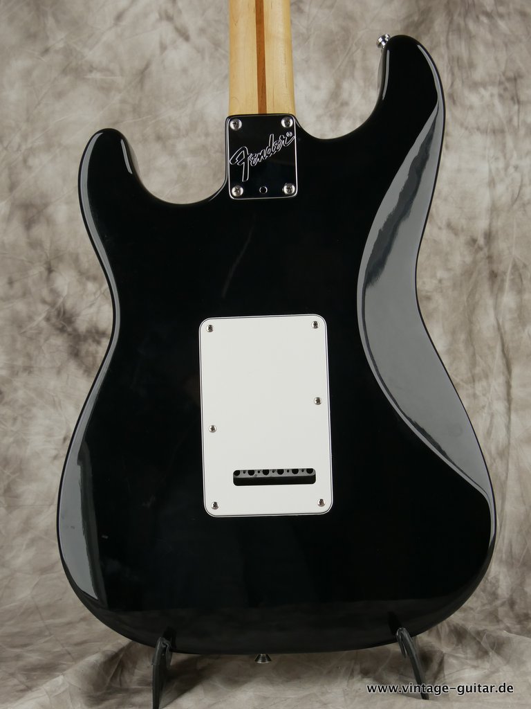Fender-Stratocaster-American-Standard-1989-black-017.JPG