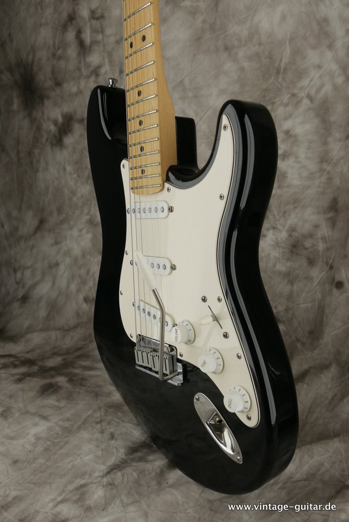 Fender-Stratocaster-American-Standard-1989-black-019.JPG