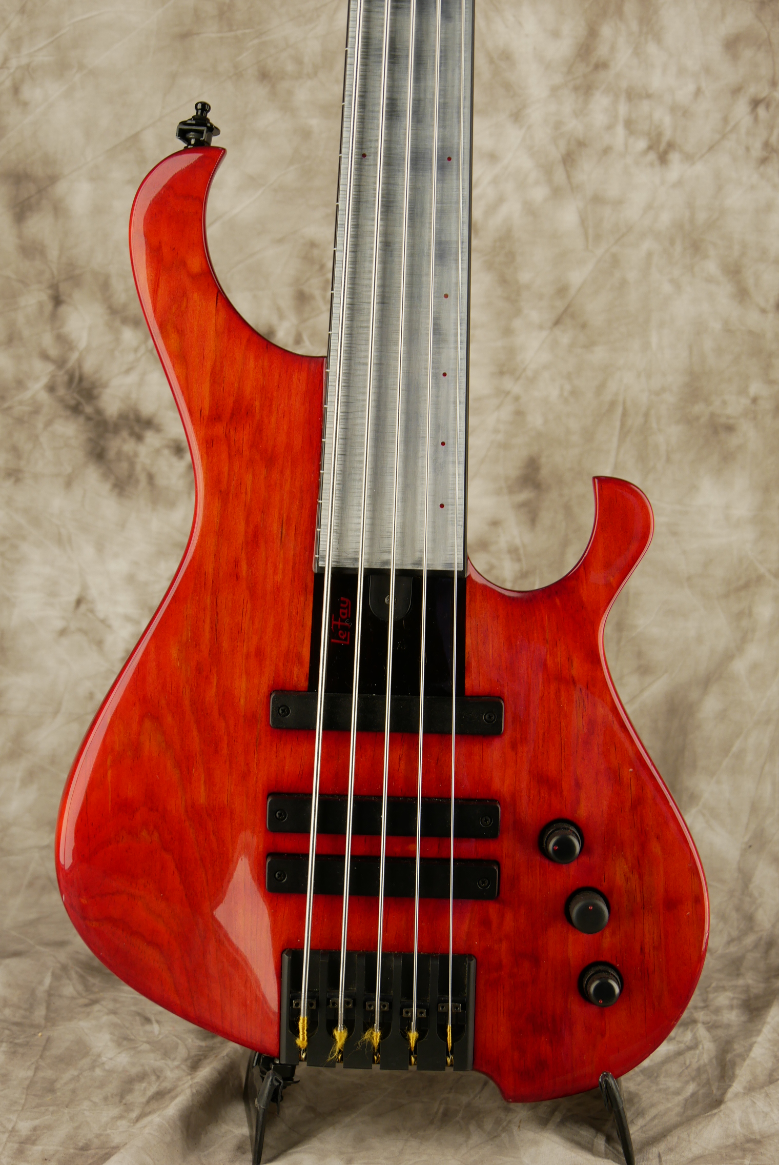 Le-Fay-Karlsson-v-1999-fretless-002.JPG