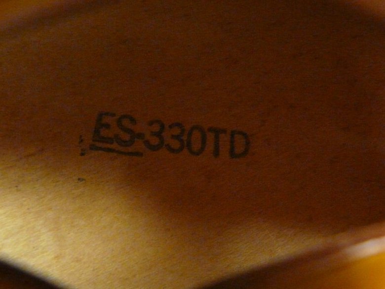 Gibson-ES-330-TD-1965-wide-neck-sunburst-019.JPG