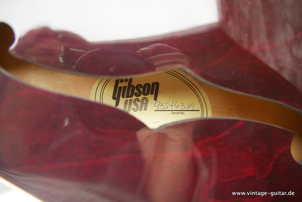 Gibson-Chet-Atkins-Tennessean-1996-015.JPG