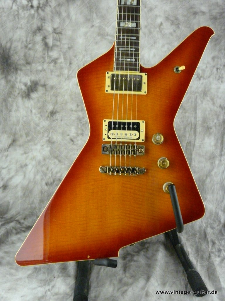 Ibanez_Destroyer_II_cherry_sunburst_1981-003.JPG