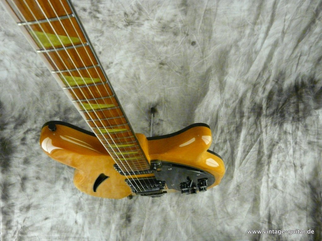 Rickenbacker_360_mapleglo_1991-007.JPG