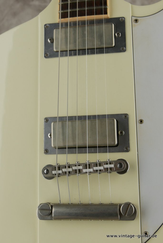 Gibson-Firebird-V-120Th-Anniversary-white-2014-011.JPG