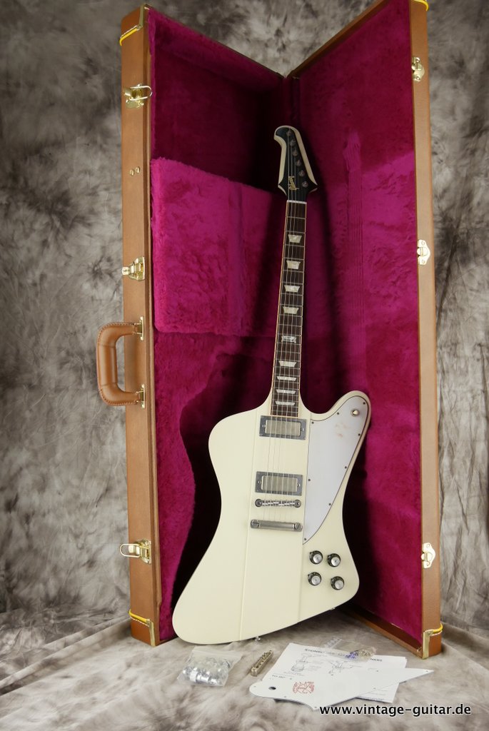 Gibson-Firebird-V-120Th-Anniversary-white-2014-016.JPG