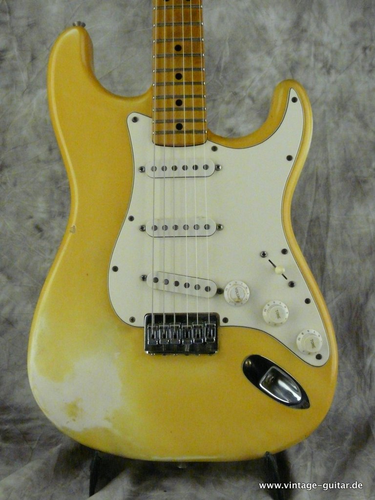 Fender-Stratocaster-olympic-white-1977-lite-ash-body-002.JPG