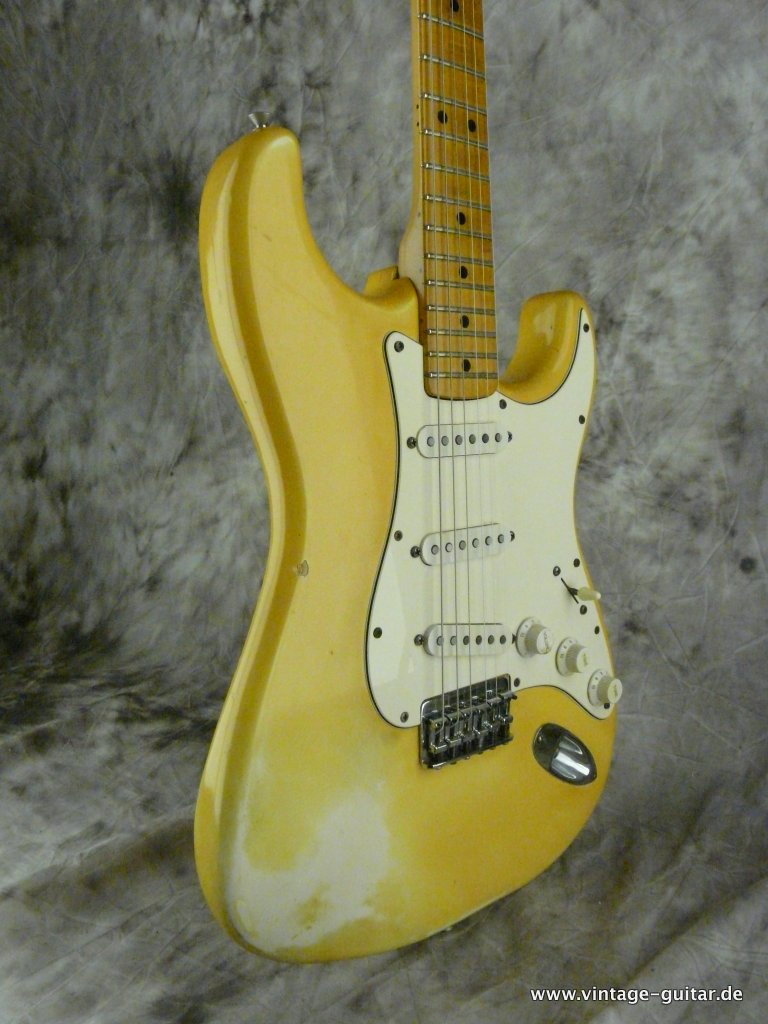 Fender-Stratocaster-olympic-white-1977-lite-ash-body-005.JPG