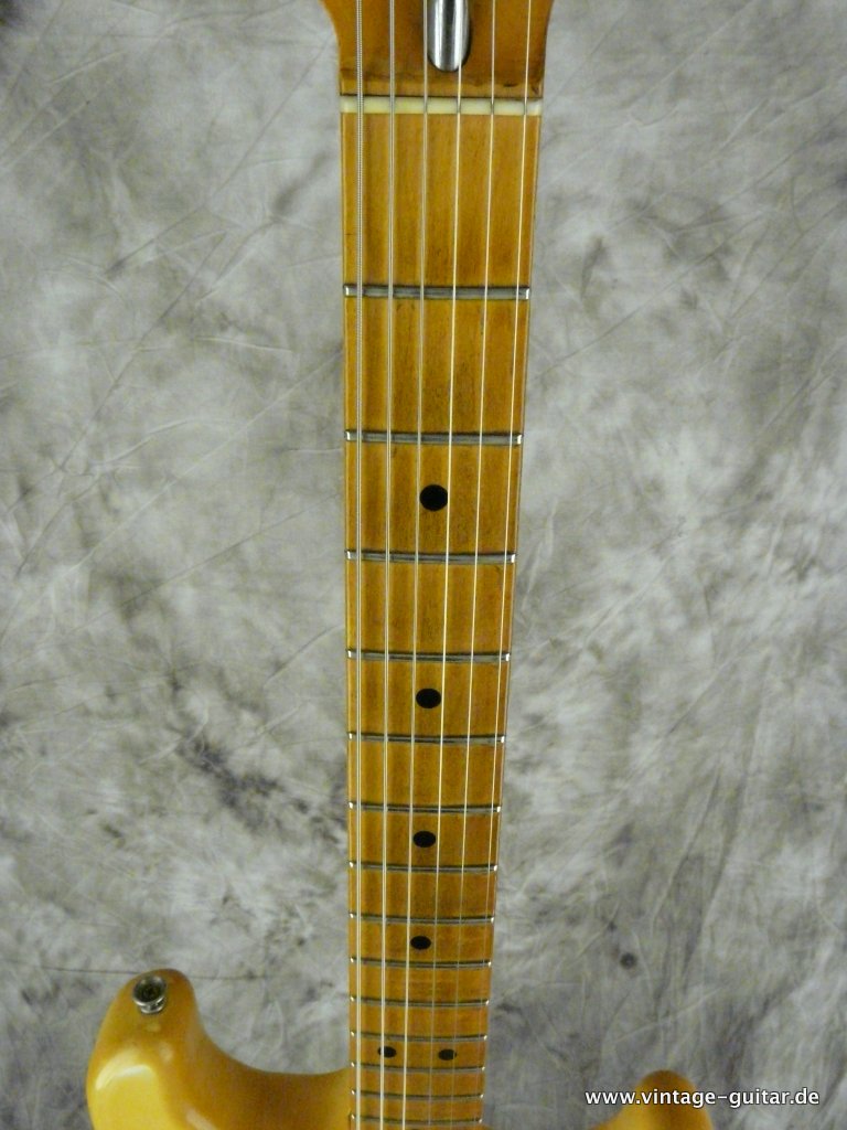 Fender-Stratocaster-olympic-white-1977-lite-ash-body-011.JPG
