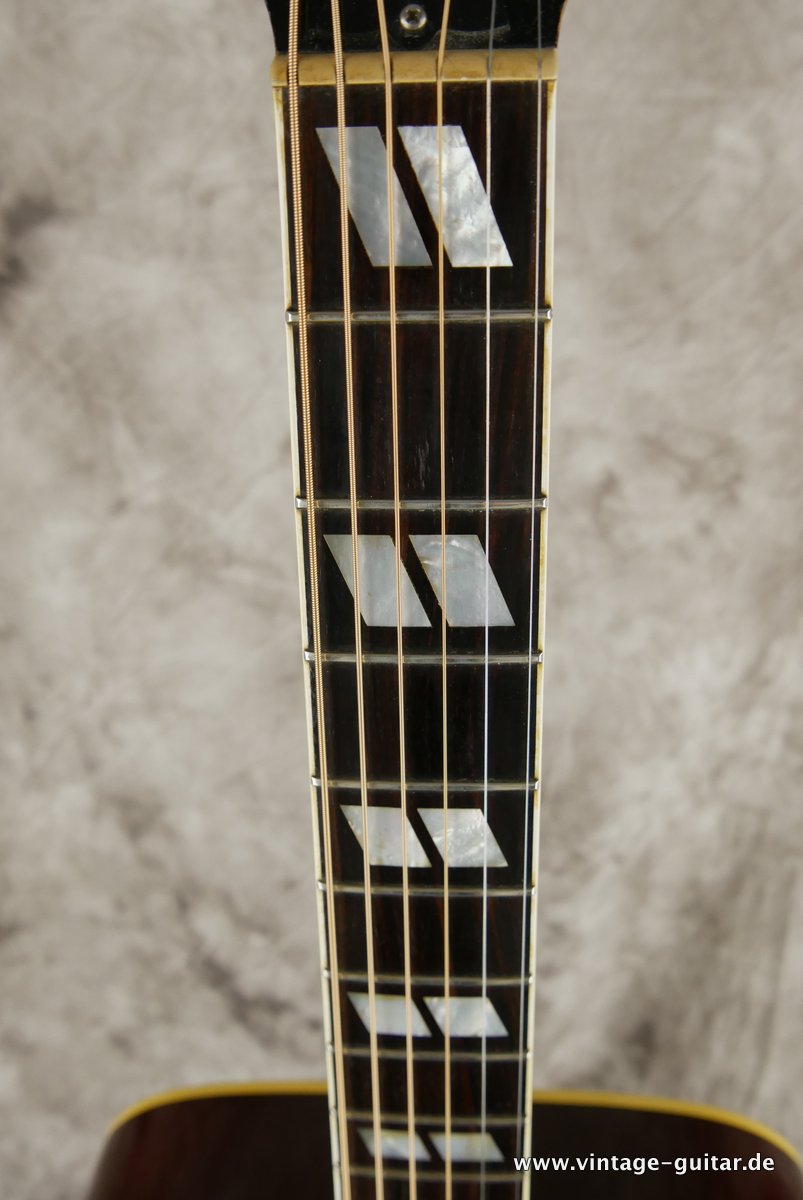 Gibson-Shery-Crow-Signature-2000-004.JPG