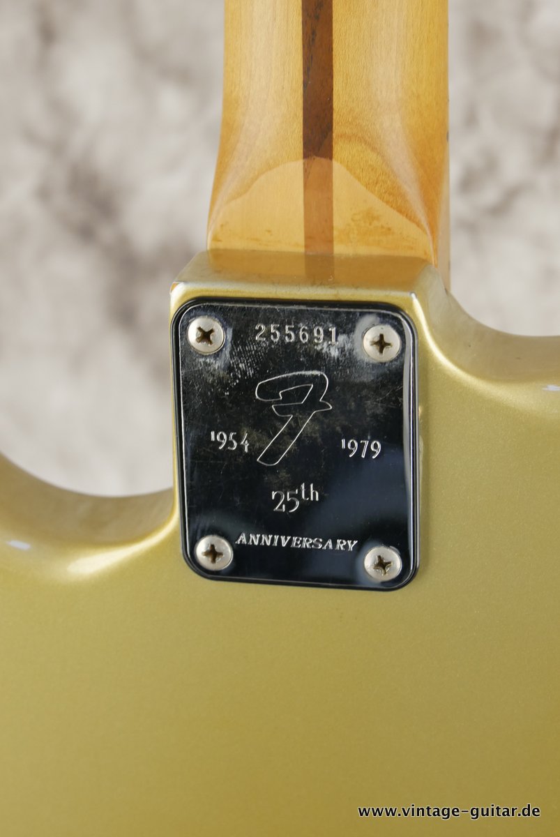 Fender-25th-Anniversary-Stratocaster-1979-013.JPG