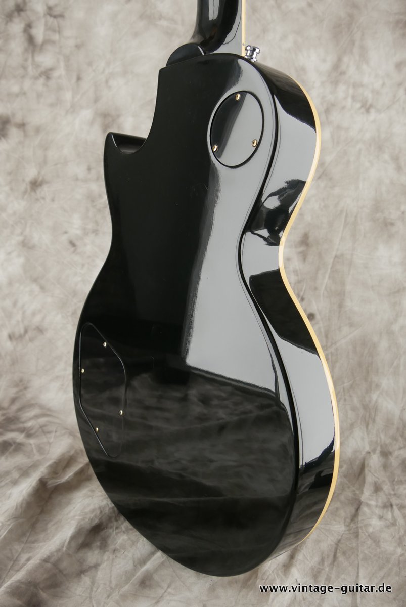 GIbson-Les-Paul-Classic-2003-black-golden-hardware-006.JPG